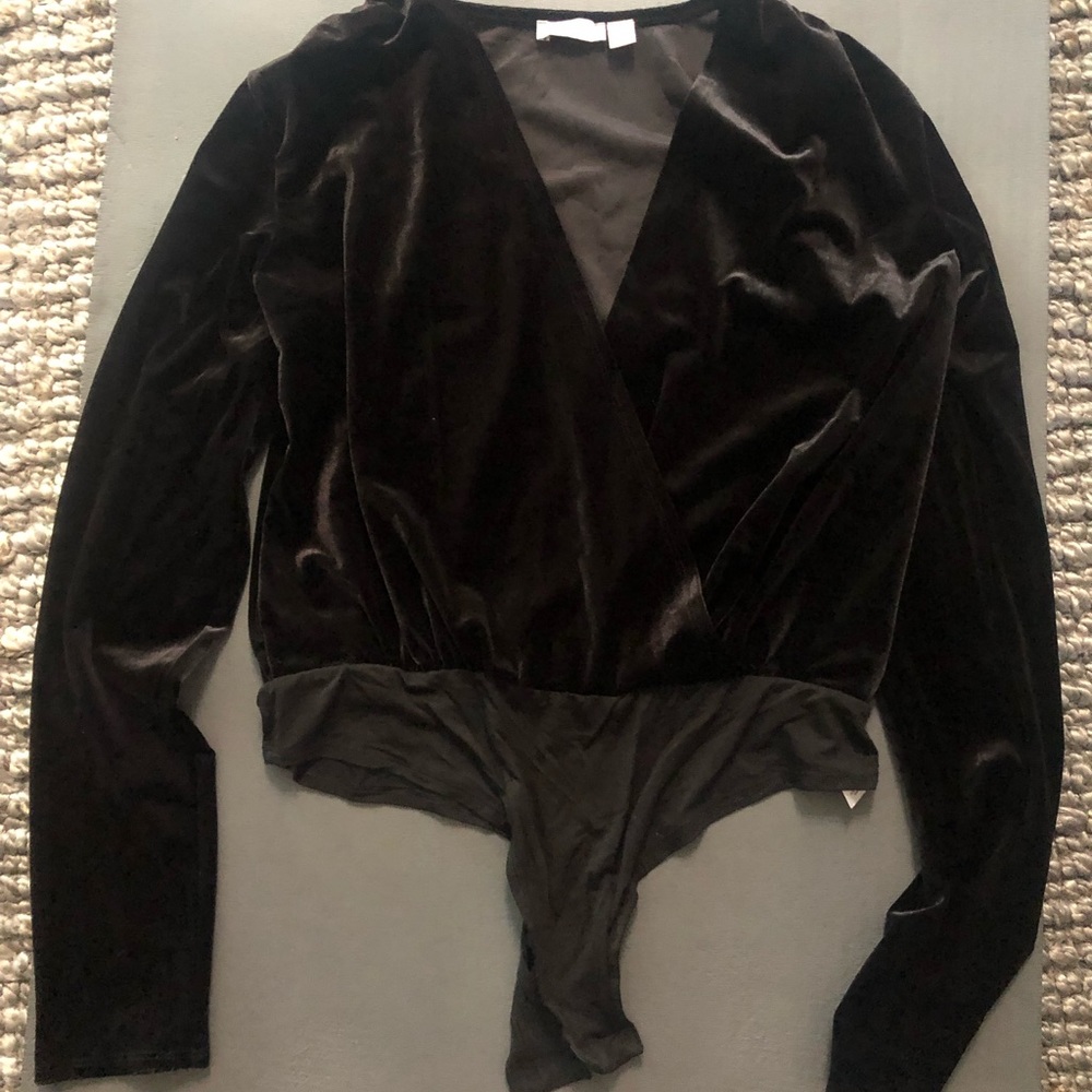 Black Crushed Velvet Bodysuit by Chelsea 28